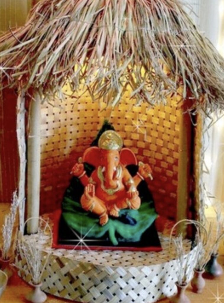 Traditional way for decorating the Ganesh idol’s Makar.
(Source: Google)